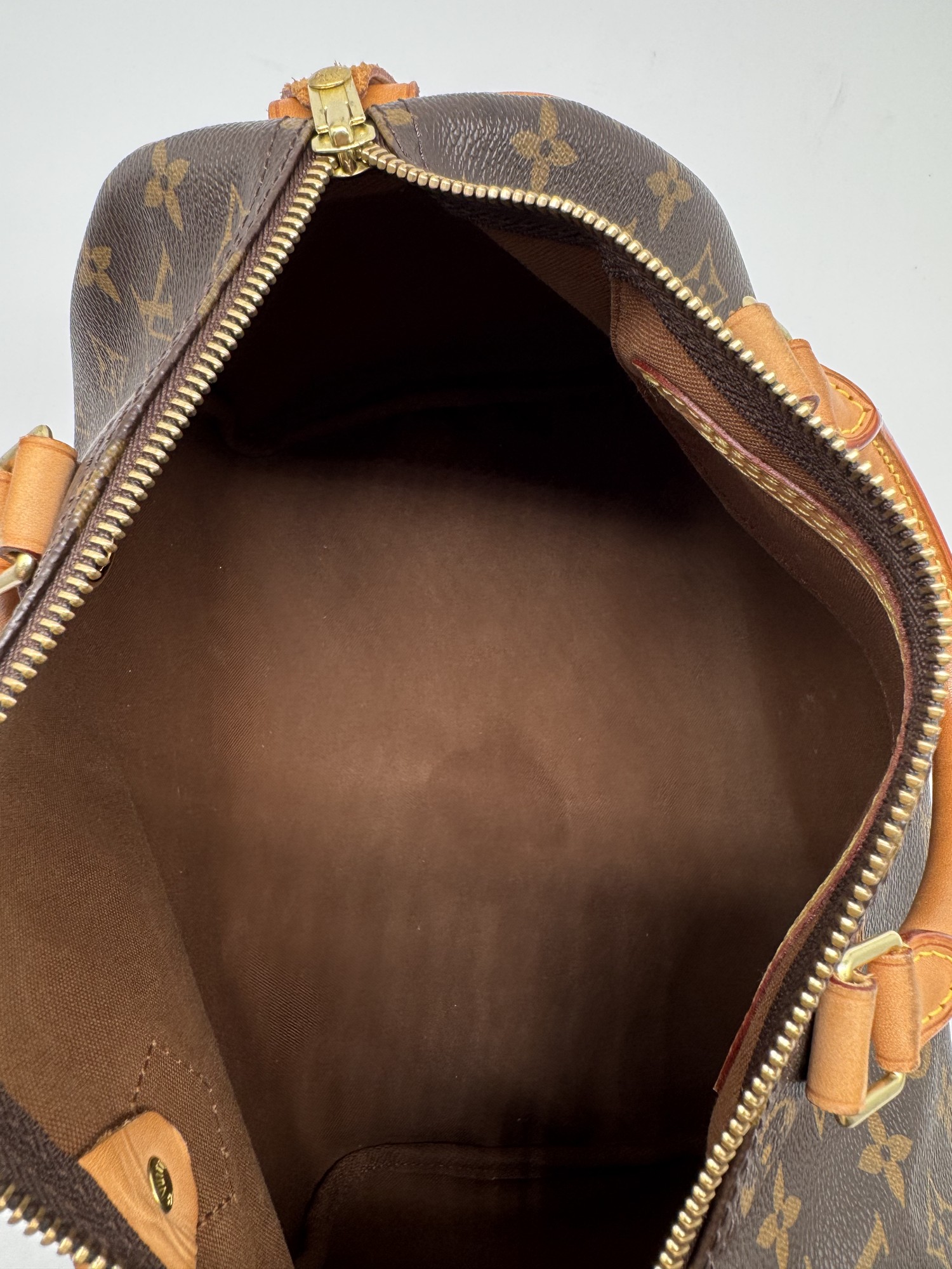 Louis Vuitton Monogram Speedy 30 Handbag