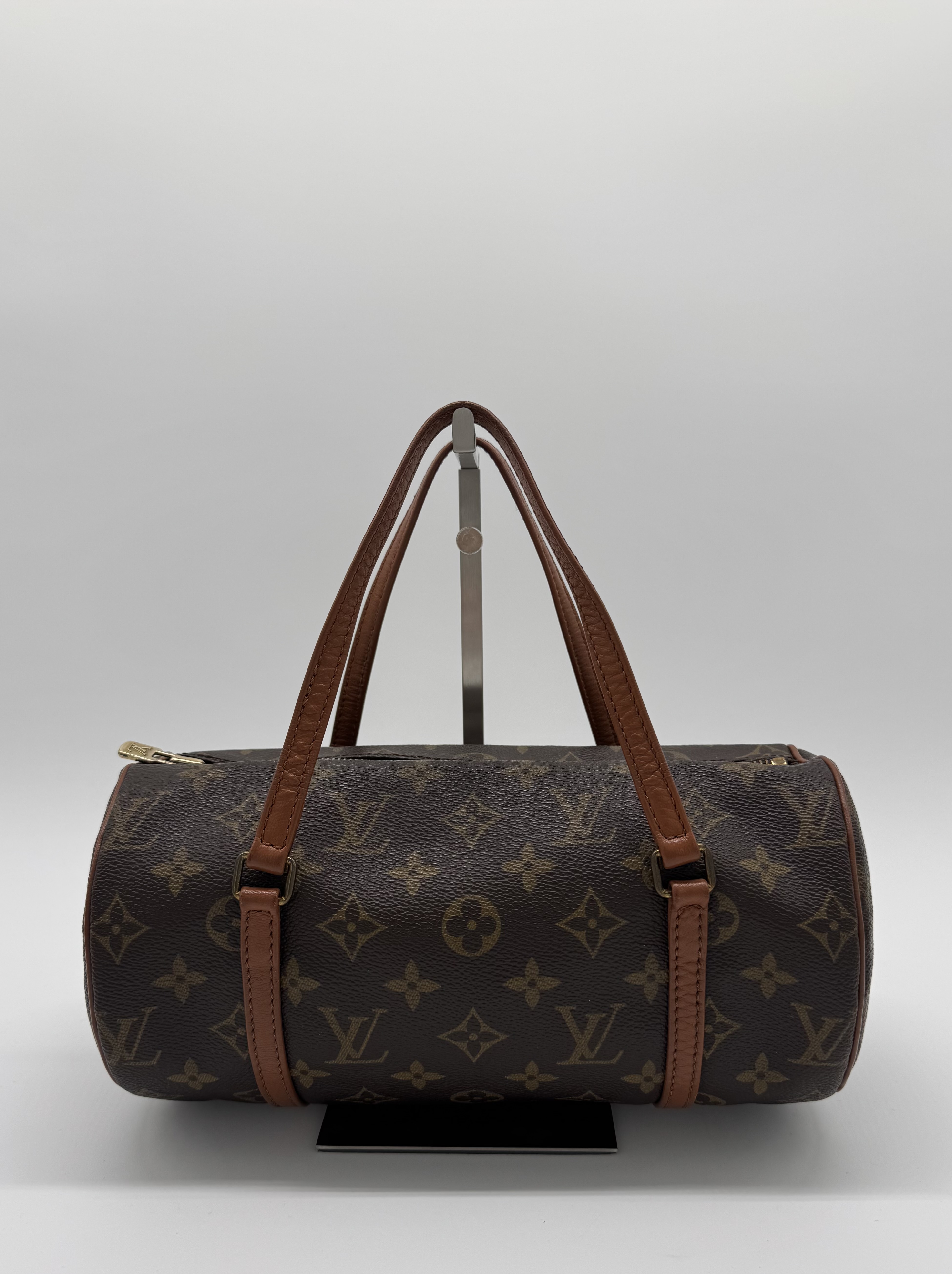 Louis Vuitton Papillon 26 demo image
