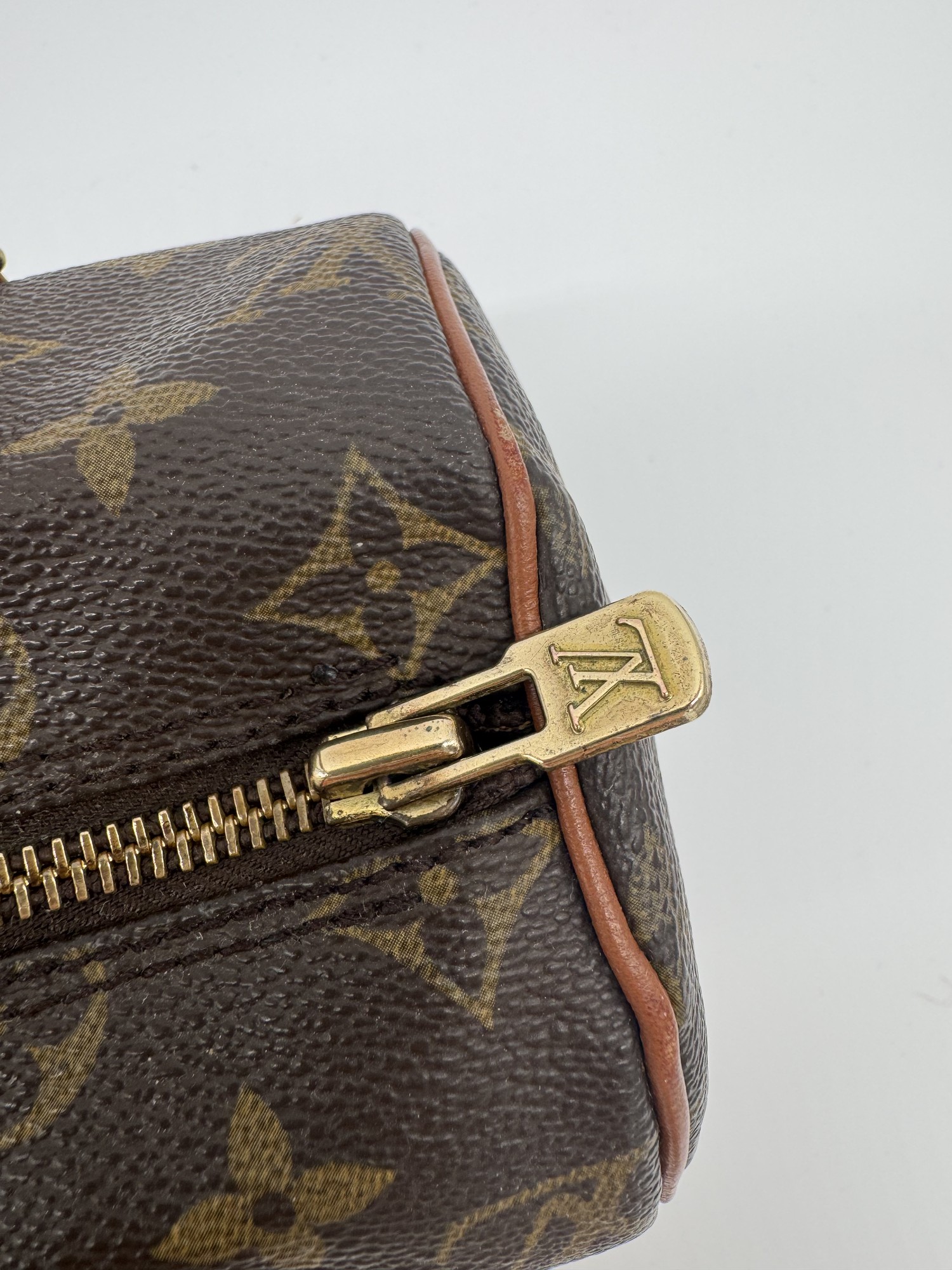 Louis Vuitton Papillon 26