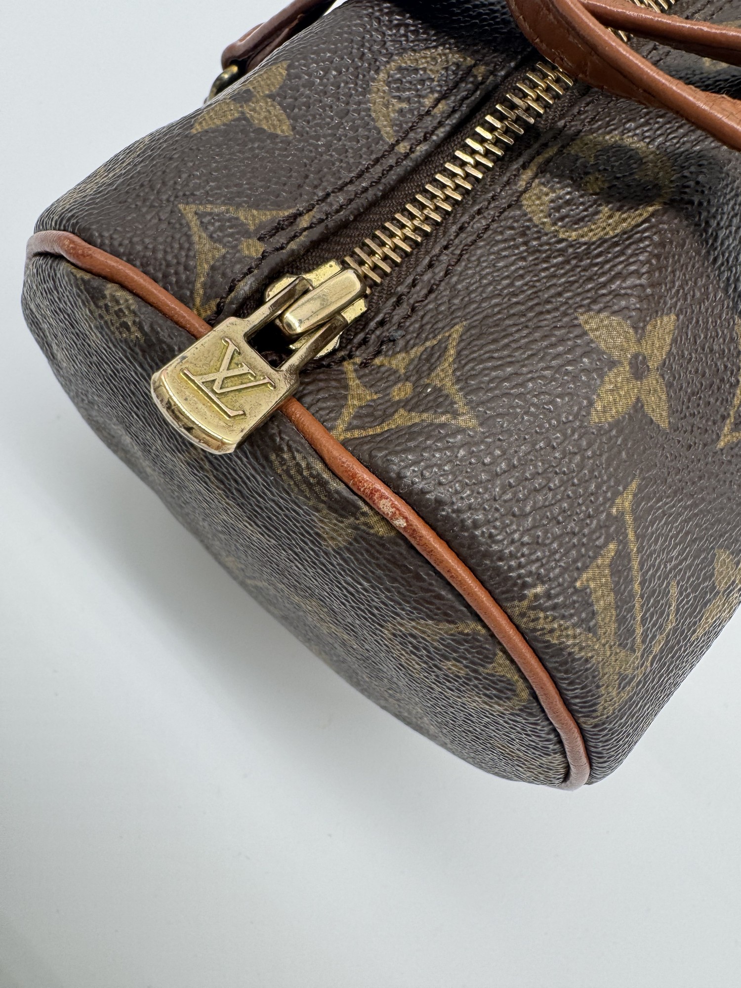 Louis Vuitton Papillon 26