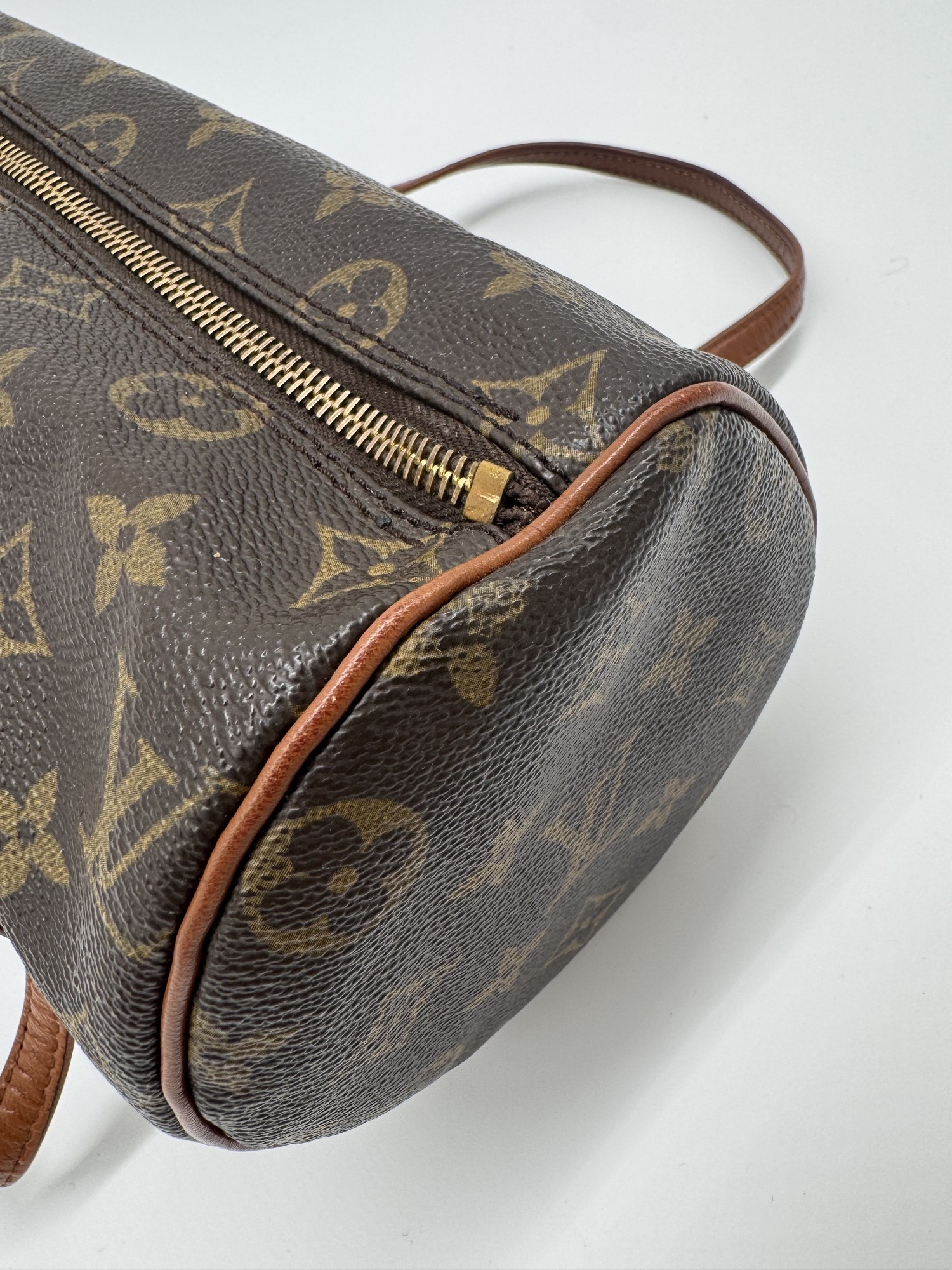Louis Vuitton Papillon 26