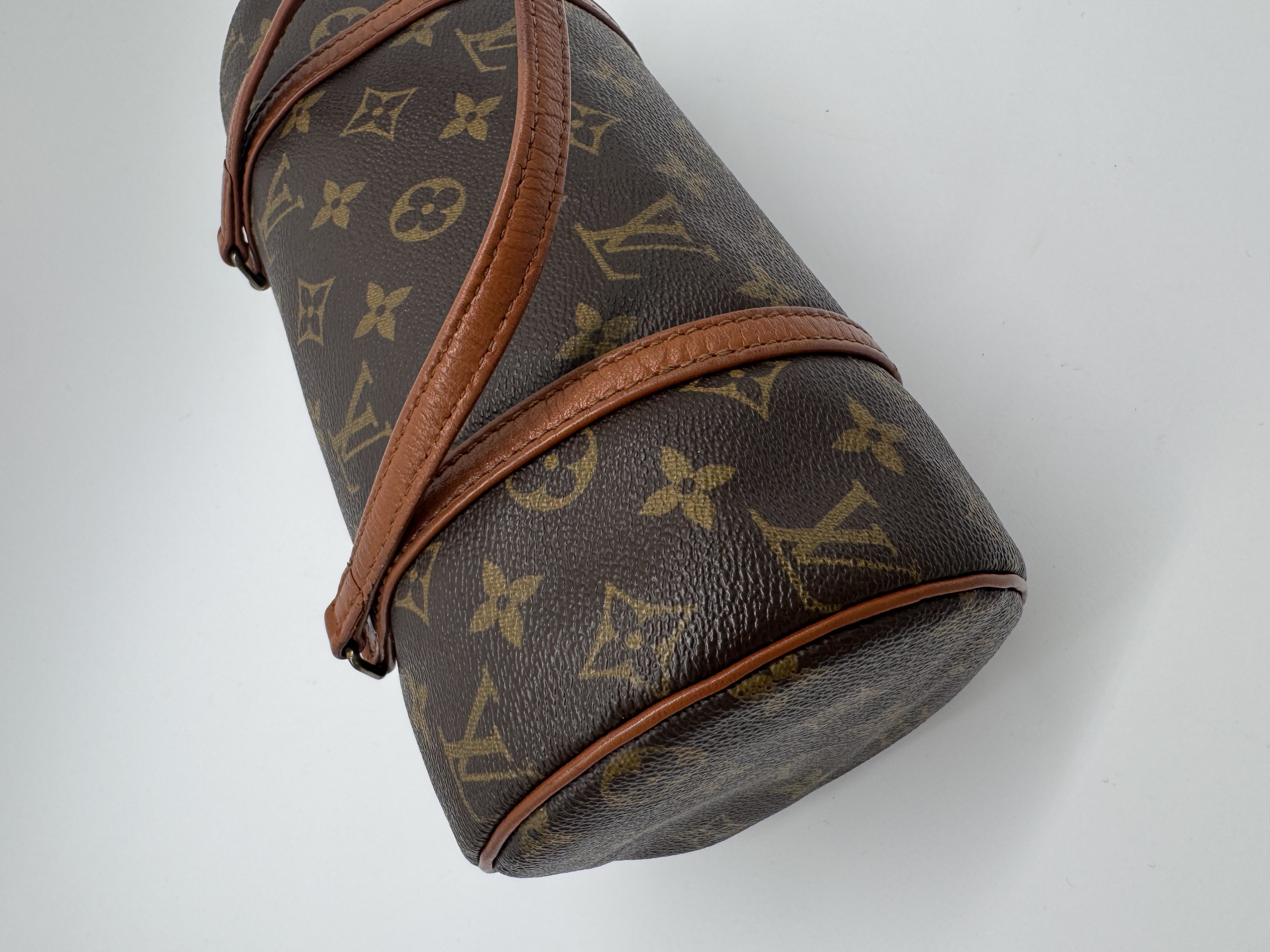 Louis Vuitton Papillon 26 demo image