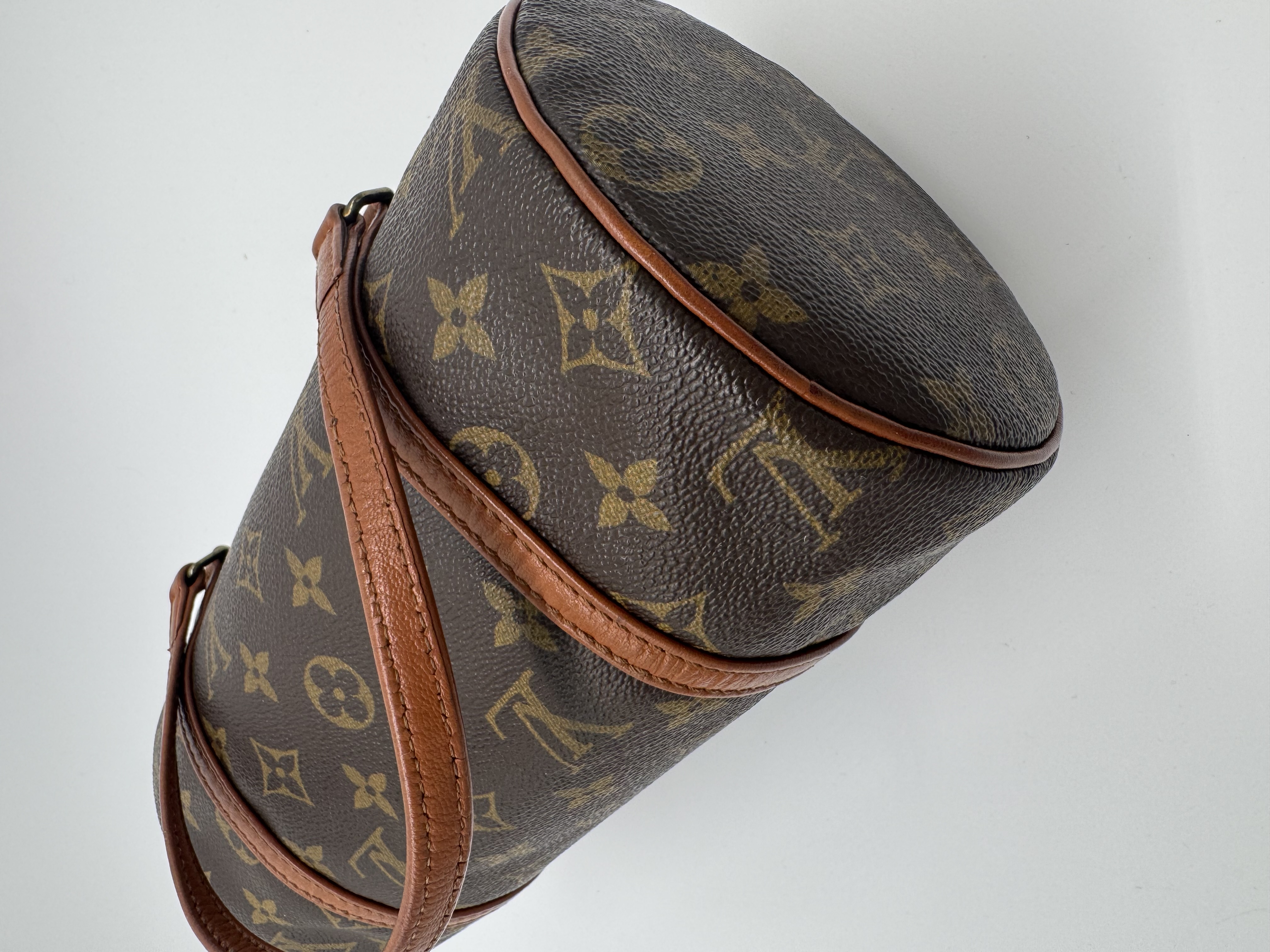 Louis Vuitton Papillon 26 demo image