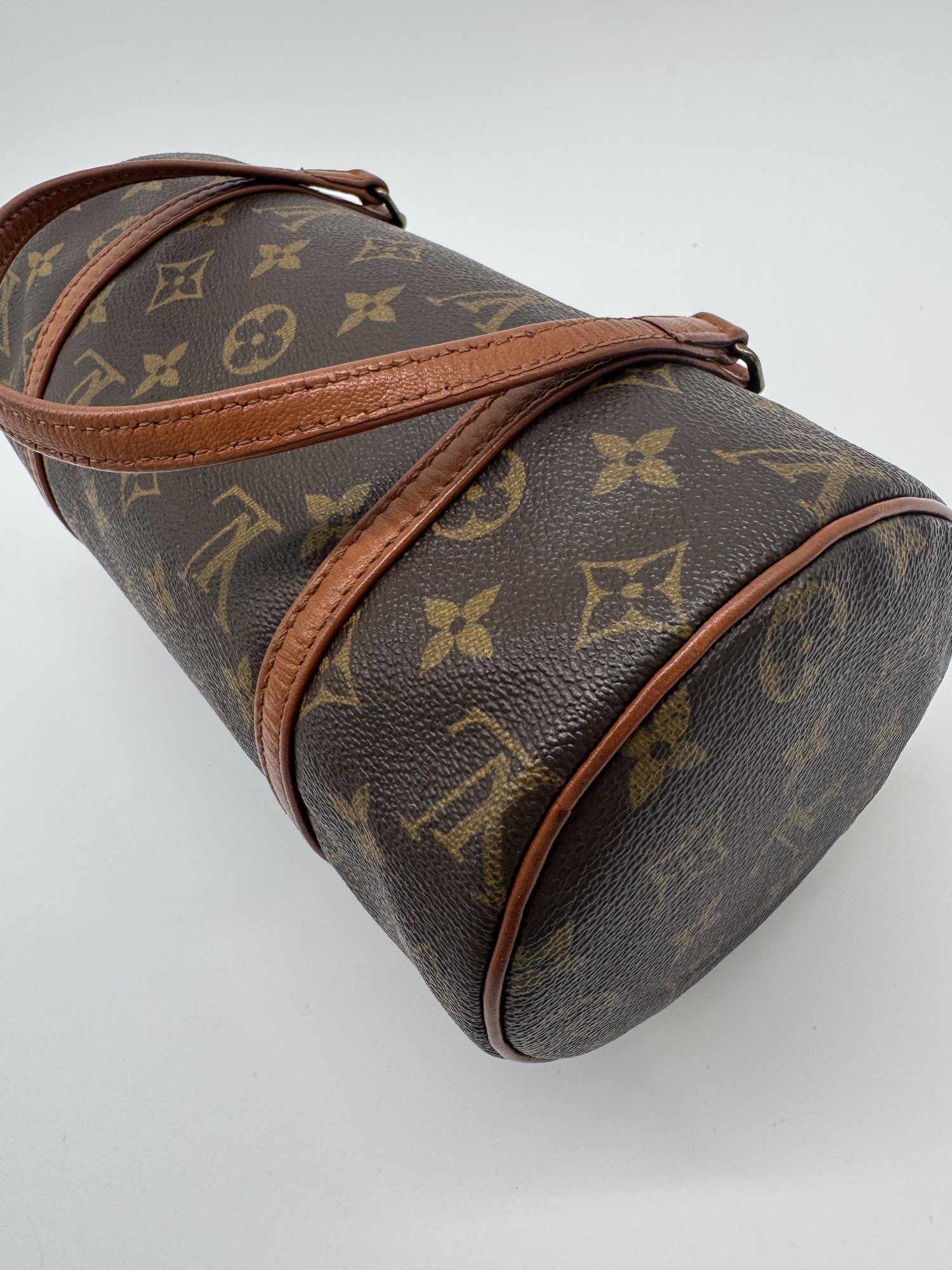Louis Vuitton Papillon 26