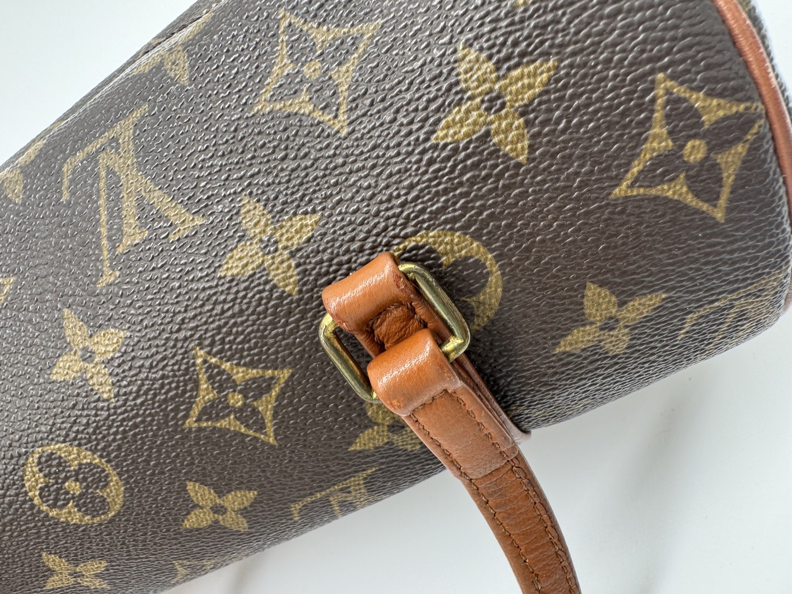 Louis Vuitton Papillon 26