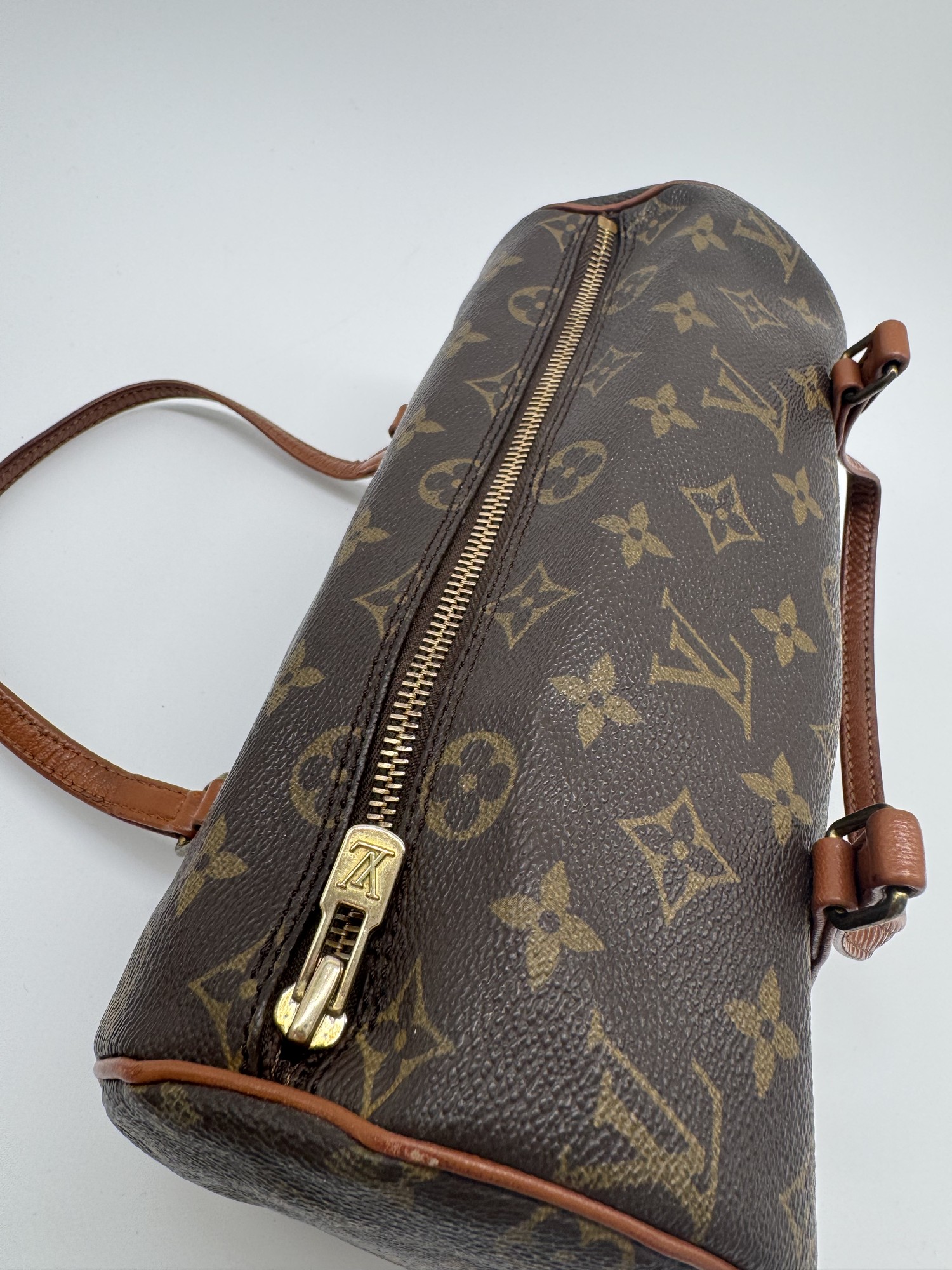Louis Vuitton Papillon 26