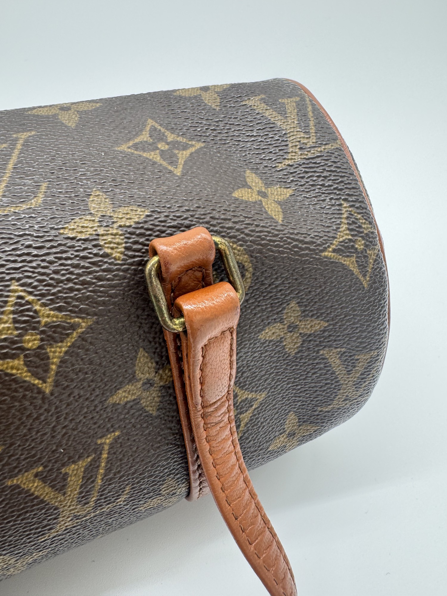 Louis Vuitton Papillon 26