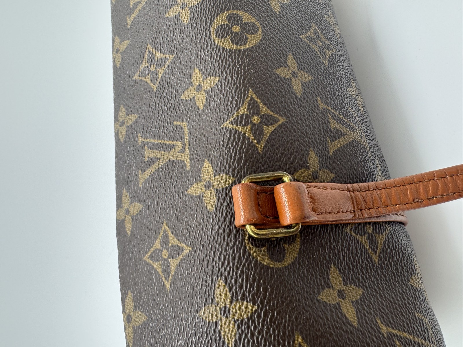 Louis Vuitton Papillon 26