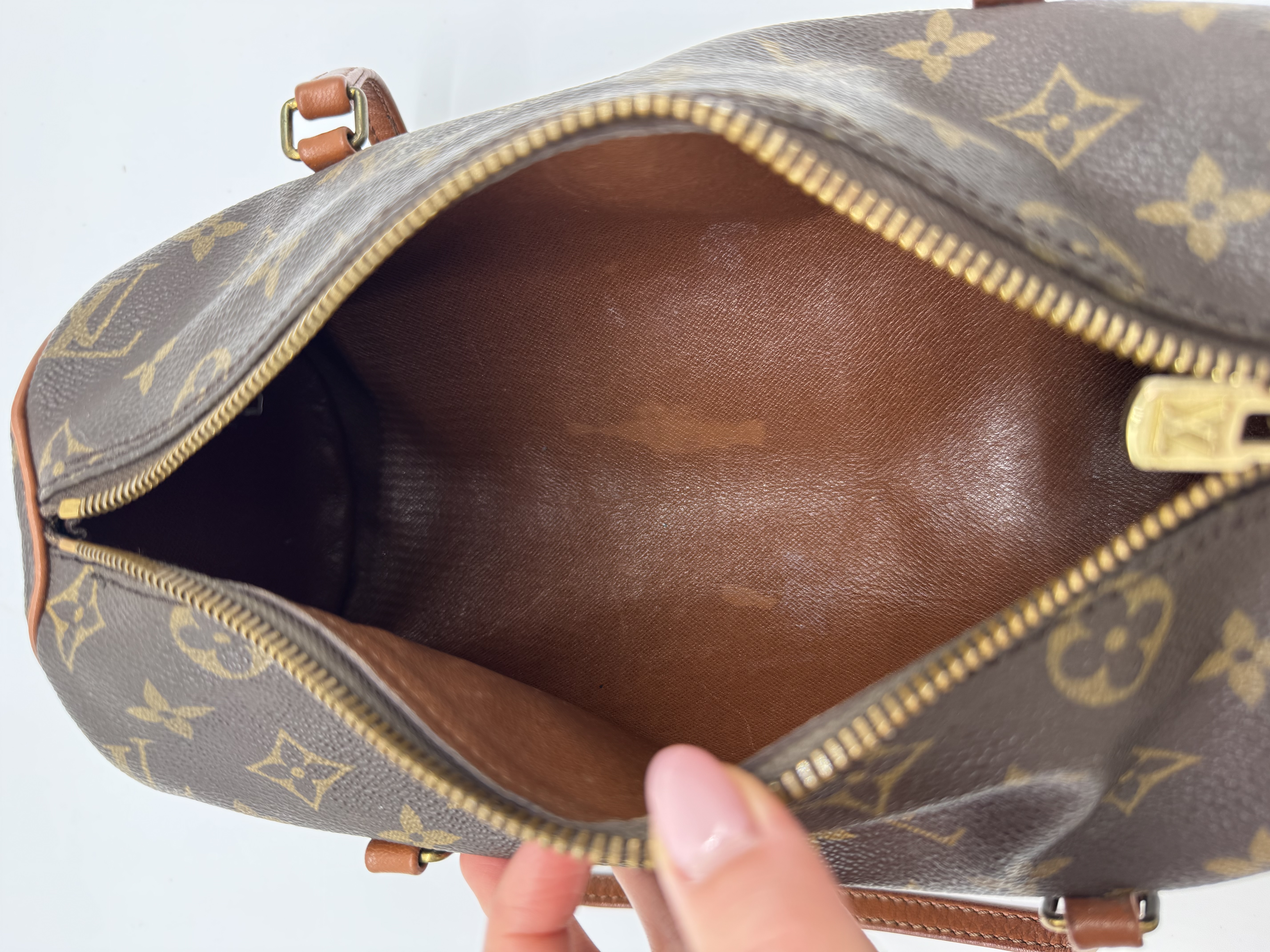 Louis Vuitton Papillon 26 demo image