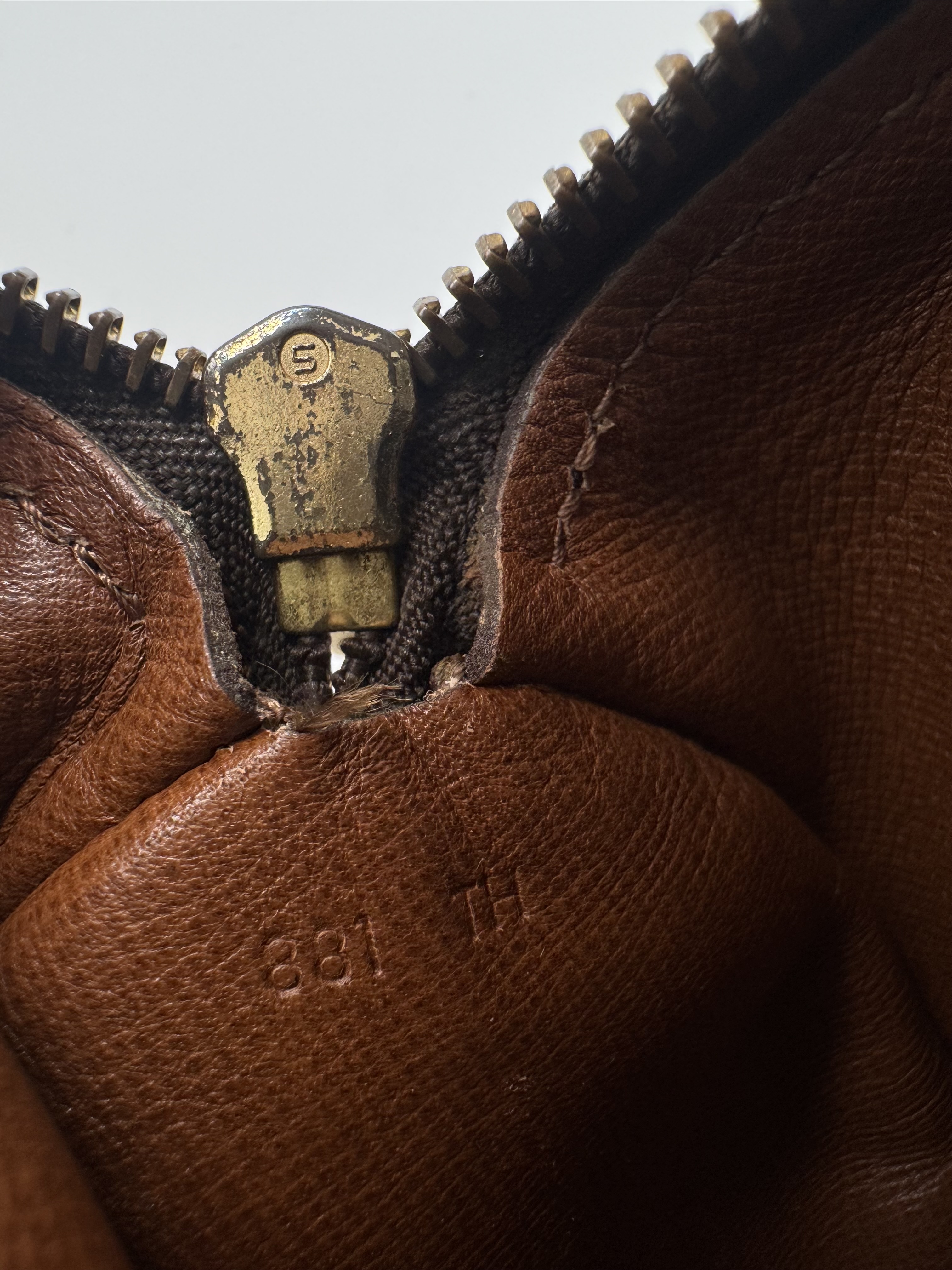 Louis Vuitton Papillon 26 demo image