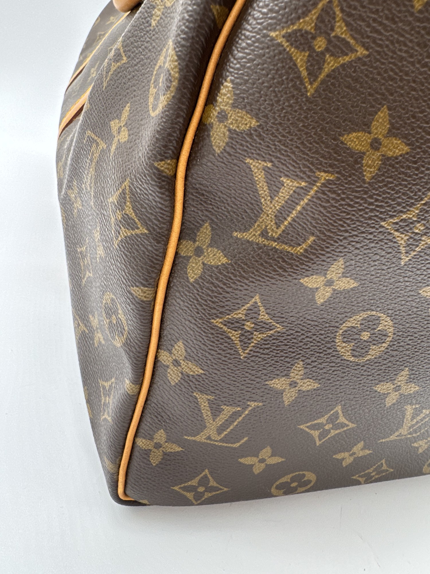 Louis Vuitton Monogram Keepall 50